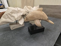 4x dolfijn in recycled wood op staander - afbeelding 3 van  4