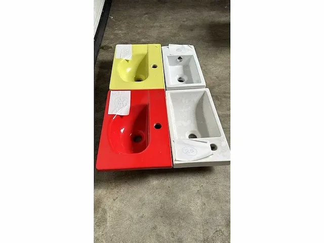 4x fonteinen - showroom model zonder verpakking - basins - afbeelding 1 van  2