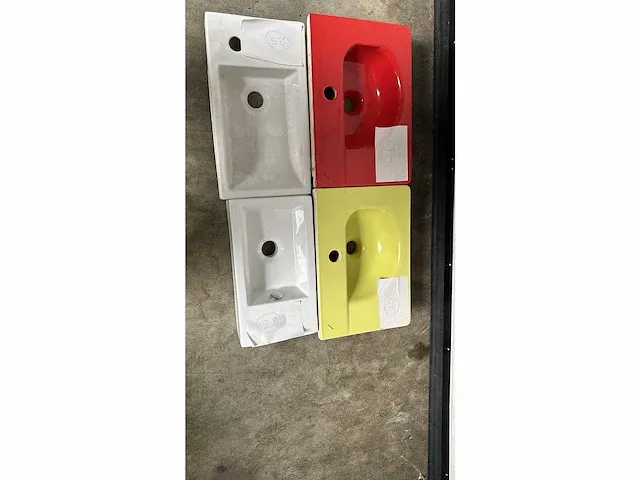 4x fonteinen - showroom model zonder verpakking - basins - afbeelding 2 van  2
