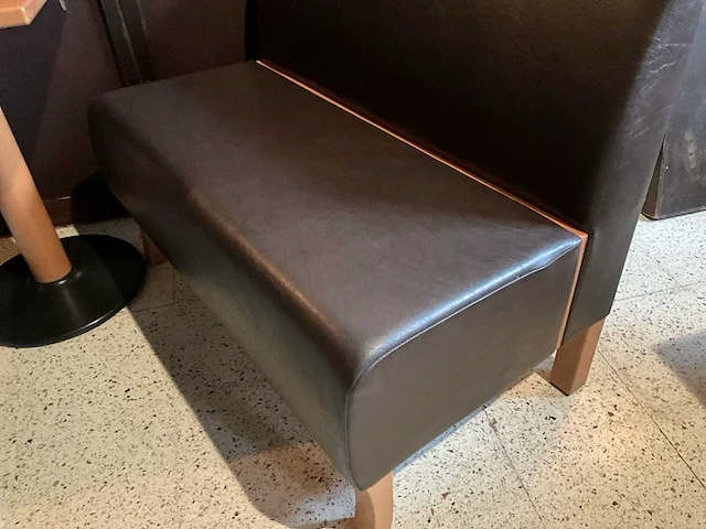 4x houten tafel+bankstel en stoelen - afbeelding 8 van  11