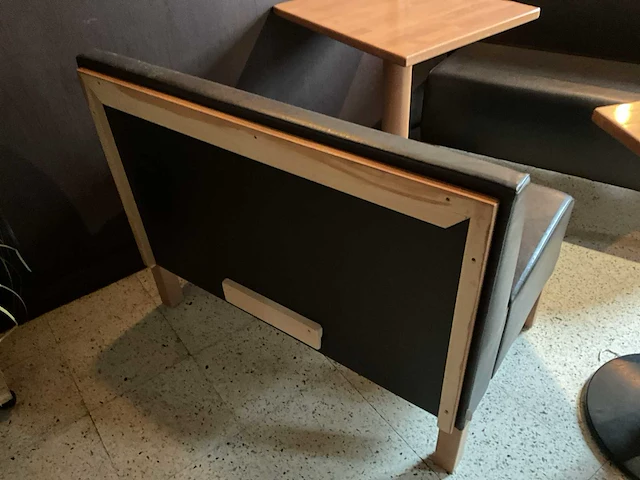 4x houten tafel+bankstel en stoelen - afbeelding 9 van  11