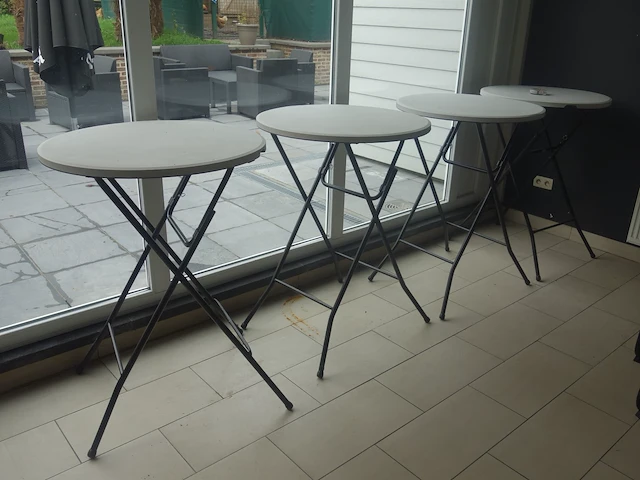 4x inklapbare partytafel - afbeelding 1 van  3