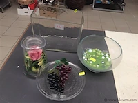 4x items glas met inhoud - afbeelding 1 van  3