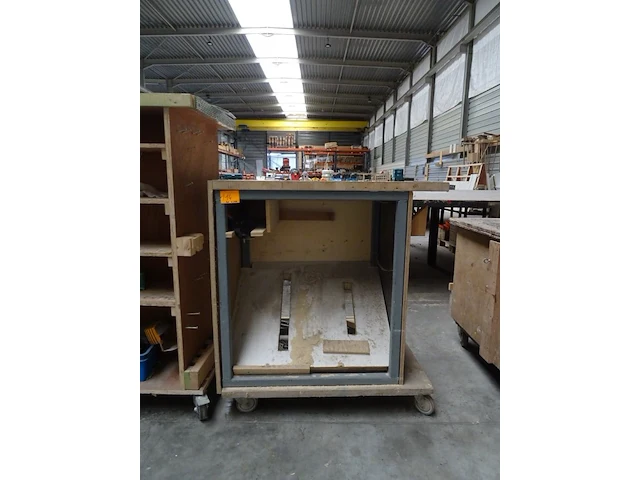 4x kast op wielen - afbeelding 2 van  7