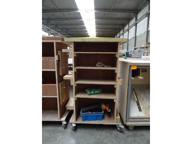 4x kast op wielen - afbeelding 3 van  7