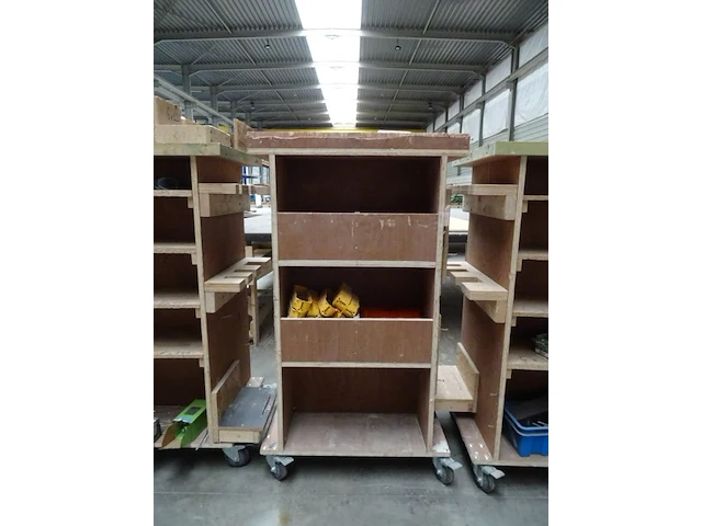 4x kast op wielen - afbeelding 4 van  7