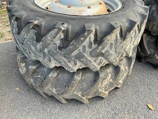 4x kléber super 50 tractorbanden - afbeelding 2 van  9