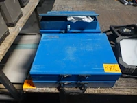 4x koffer met inhoud - afbeelding 1 van  5