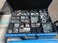 4x koffer met inhoud - afbeelding 3 van  5