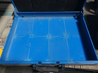 4x koffer met inhoud - afbeelding 4 van  5