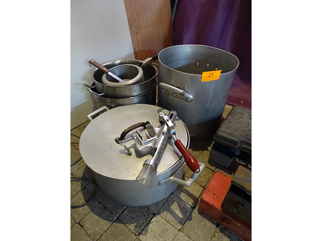 4x kookpot + kurkentrekker - afbeelding 1 van  8