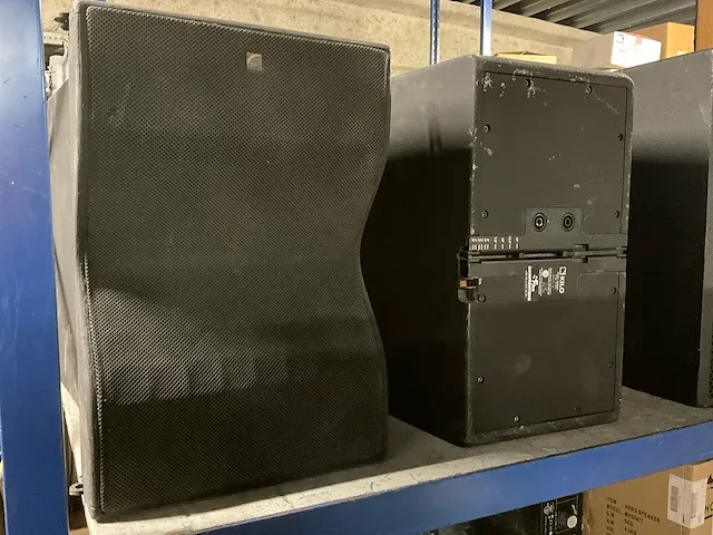 4x l-acoustics kilo line-array systeem - afbeelding 1 van  3