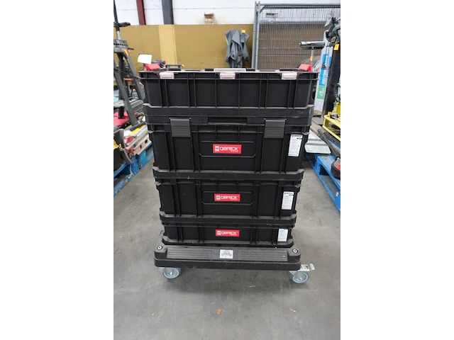 4x materiaalkoffer op onderstel - afbeelding 1 van  7