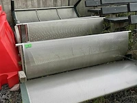 4x metalen zitbanken