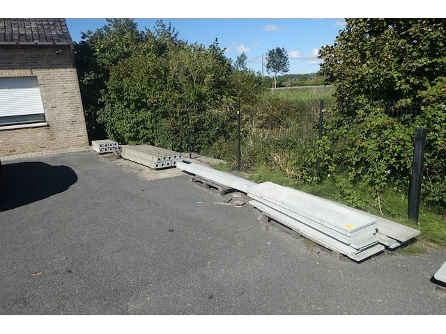4x pallet betonstenen/lateien - afbeelding 1 van  5
