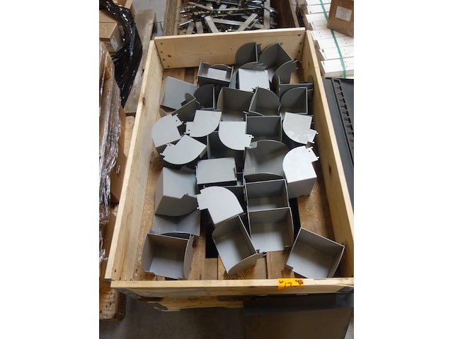 4x pallet divers ijzerwaren - afbeelding 1 van  10