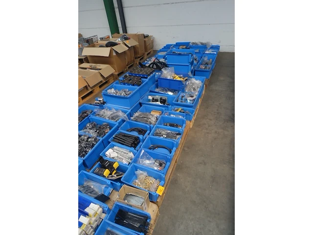 4x pallet diverse fiets onderdelen - afbeelding 1 van  19