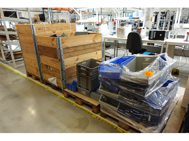 4x pallet diverse grijpbakken - afbeelding 1 van  5