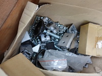 4x pallet diverse montageonderdelen laadpaalproductie - afbeelding 11 van  17