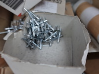 4x pallet diverse montageonderdelen laadpaalproductie - afbeelding 13 van  17