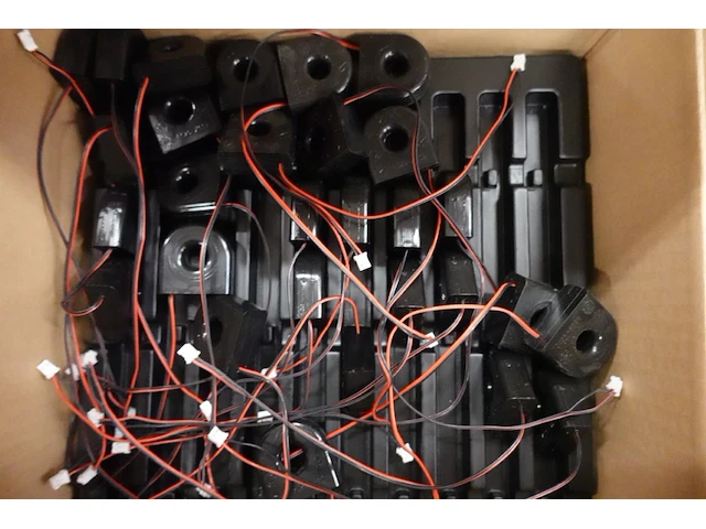 4x pallet diverse onderdelen montage laadpalen - afbeelding 9 van  25