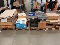 4x pallet diverse onderdelen montage laadpalen - afbeelding 1 van  25