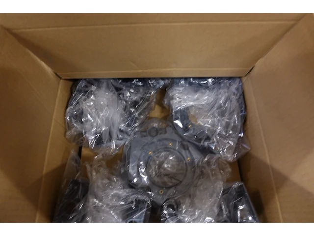 4x pallet diverse onderdelen montage laadpalen - afbeelding 15 van  25