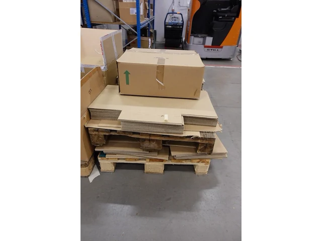 4x pallet diverse onderdelen montage laadpalen - afbeelding 18 van  25
