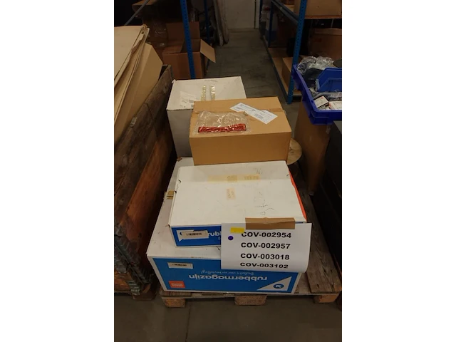 4x pallet diverse onderdelen montage laadpalen - afbeelding 19 van  25