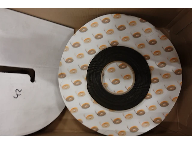 4x pallet diverse onderdelen montage laadpalen - afbeelding 21 van  25