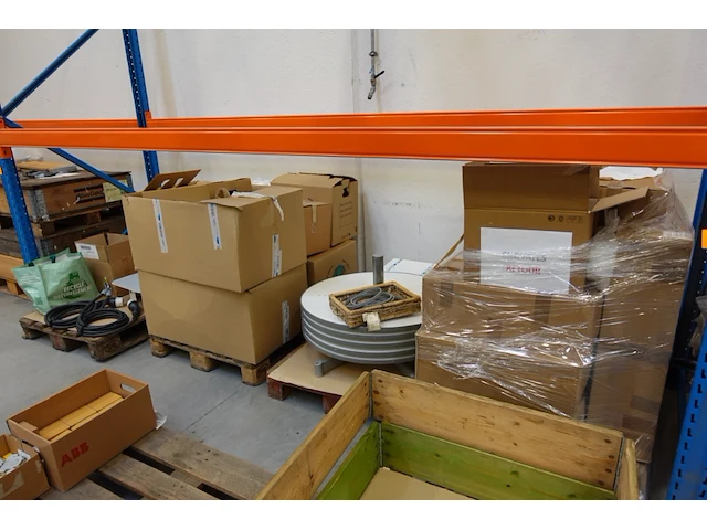 4x pallet diversen - afbeelding 1 van  13