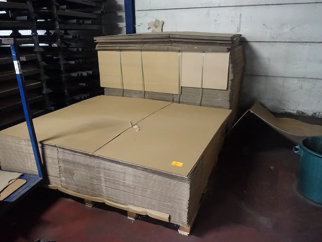 4x pallet kartondozen - afbeelding 1 van  4