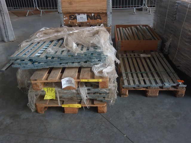 4x pallet metalen dwarsligger - afbeelding 1 van  8