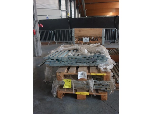 4x pallet metalen dwarsligger - afbeelding 5 van  8