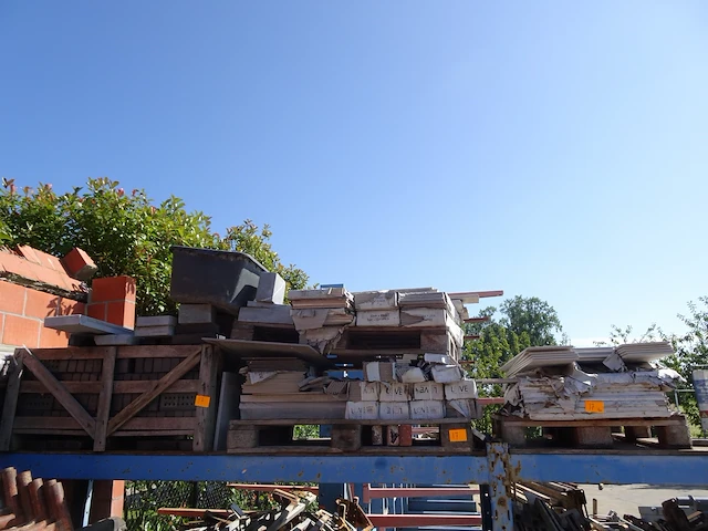 4x pallet stenen/tegels - afbeelding 1 van  6