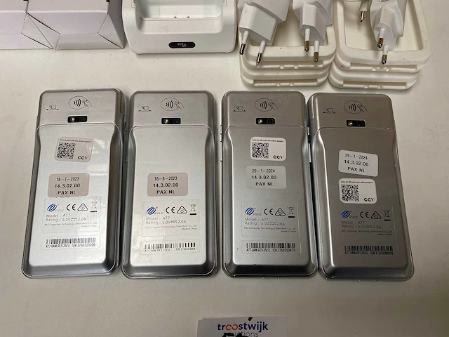 4x pax ccv a77 betaalterminal inclusief basisstations en beschermhoezen - afbeelding 3 van  3
