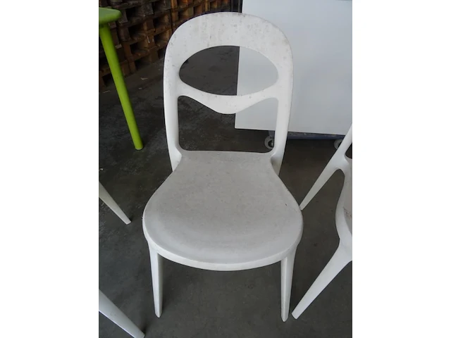 4x stapelbare outdoor kunststof stoel - afbeelding 4 van  5