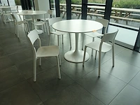 4x tafel + stoelen - afbeelding 1 van  5