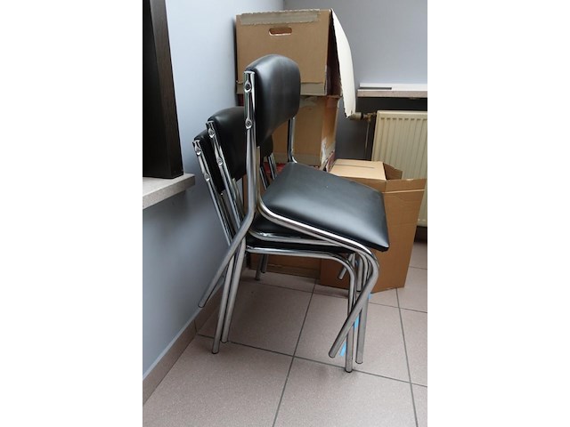 4x tafel + stoelen - afbeelding 4 van  5