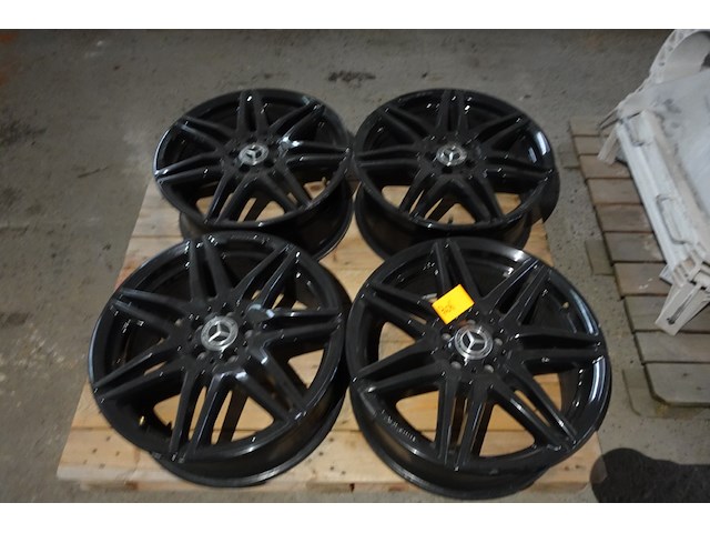 4x velg mercedes amg - afbeelding 1 van  13