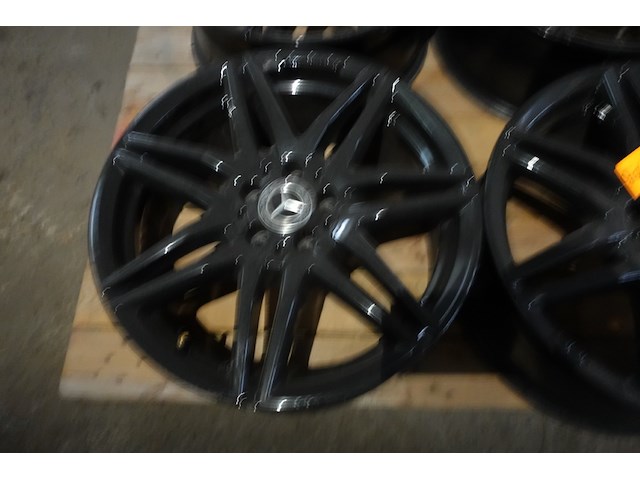 4x velg mercedes amg - afbeelding 7 van  13