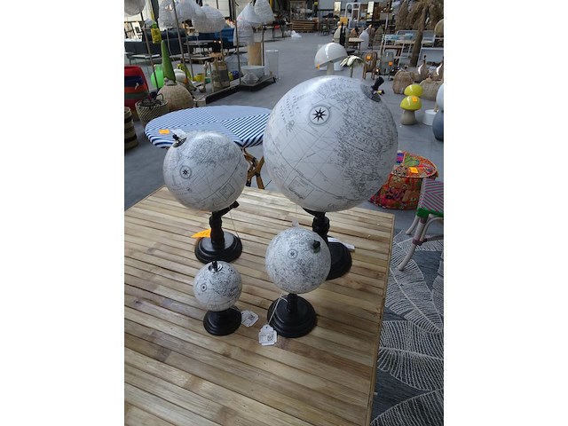 4x wereldbol - afbeelding 1 van  1