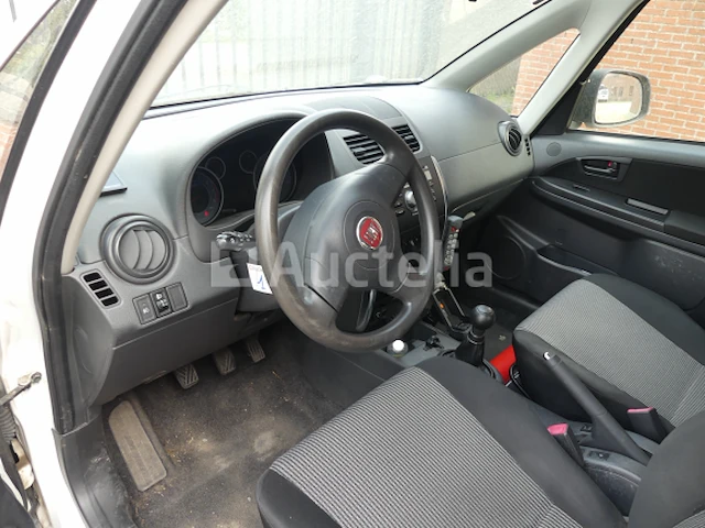 4x4 auto fiat sedici (2011-92.634 km-vin:tsmfyb21s00608157) - afbeelding 2 van  31