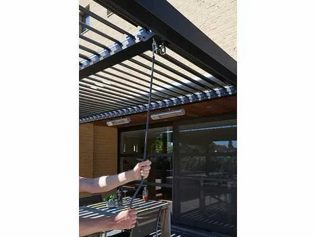 4x4m terrasoverkapping met lamellendak - afbeelding 10 van  10