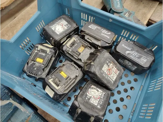 5 accu gereedschappen makita - afbeelding 2 van  3
