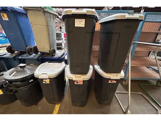 5 afvalcontainers - afbeelding 1 van  3
