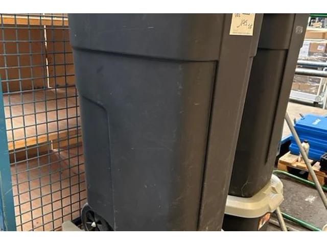 5 afvalcontainers - afbeelding 2 van  3