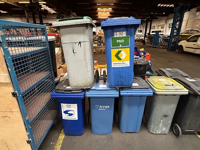 5 afvalcontainers - afbeelding 1 van  3