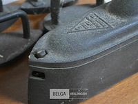 5 antieke strijkijzers - afbeelding 3 van  3