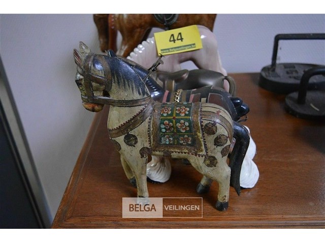 5 beeldjes van paarden - afbeelding 2 van  5